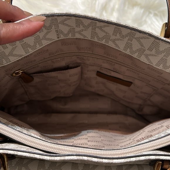 MK Shoulder bag - Picture 8 of 12